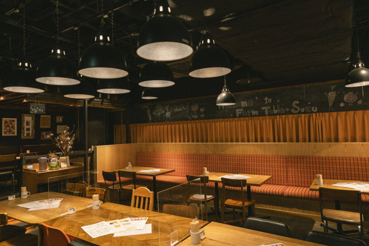 FARM TABLE SUZU 店内のテーブル席